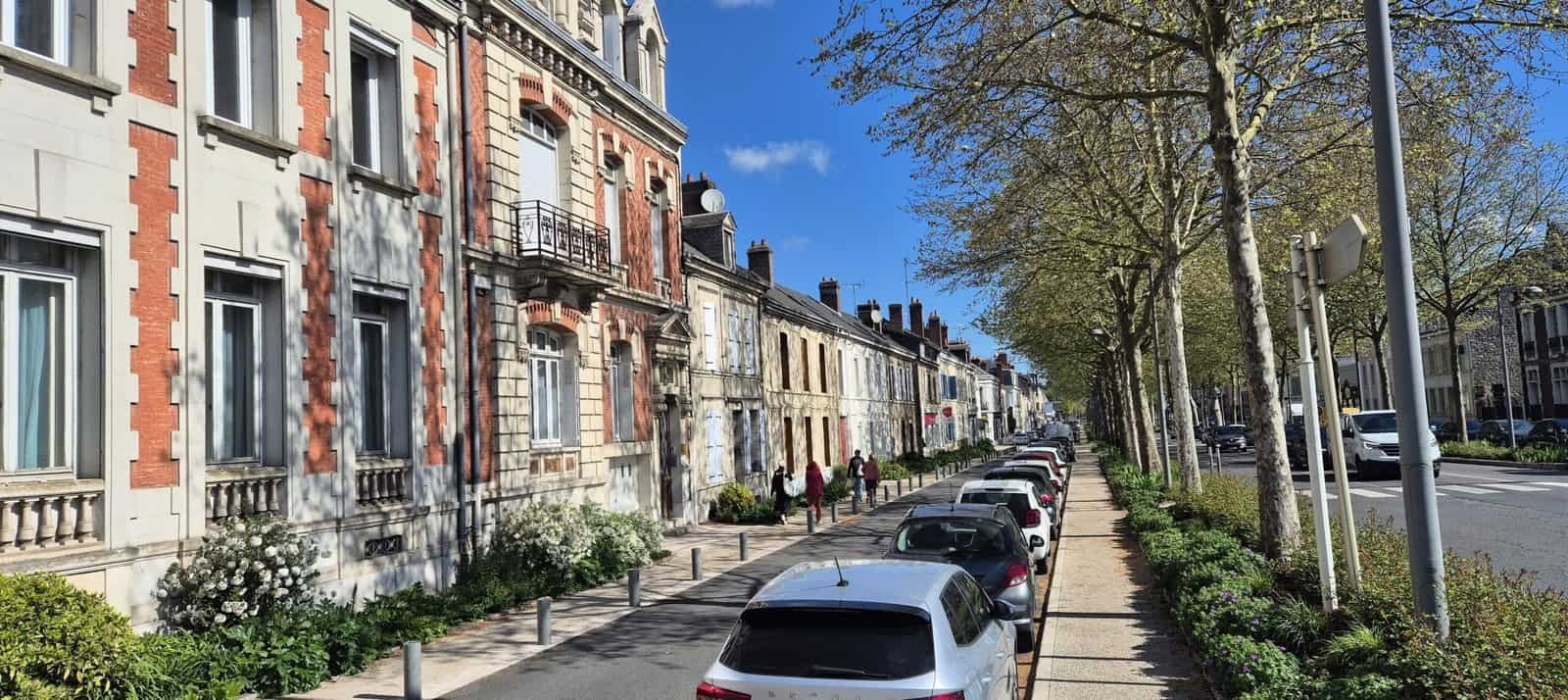 L'avenue du Général de Gaulle à Montargis, où se situe le cabinet de l'Institut Self Attitude